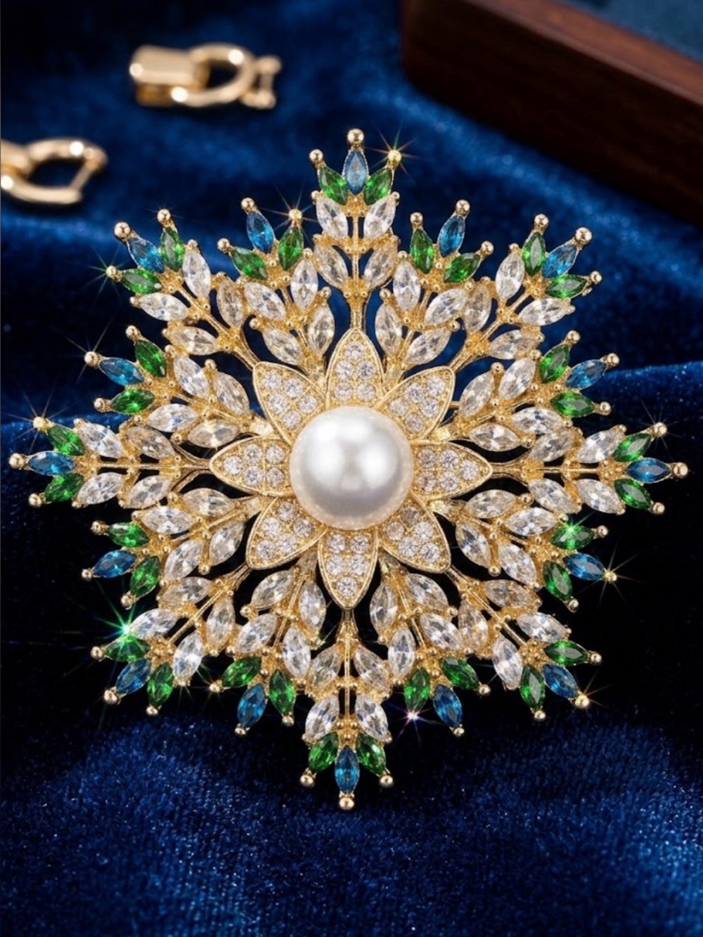 LUXURY Vintage Emerald & Sapphire Crystal Snowflake Flower Pearl Brooch Pin
